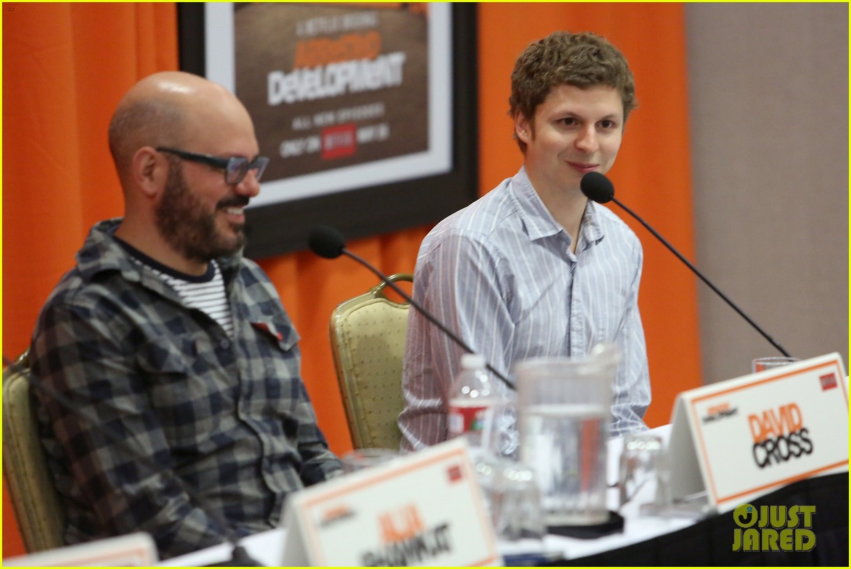 Photo jason bateman portia de rossi arrested development press conference 19 Photo 2863885