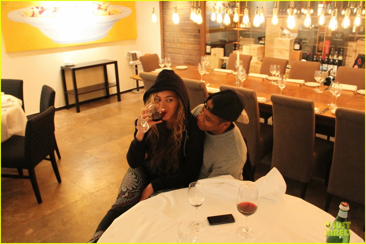 Beyonce Makes a No Pregnancy Statement with Wine! : Photo 2881656 ...