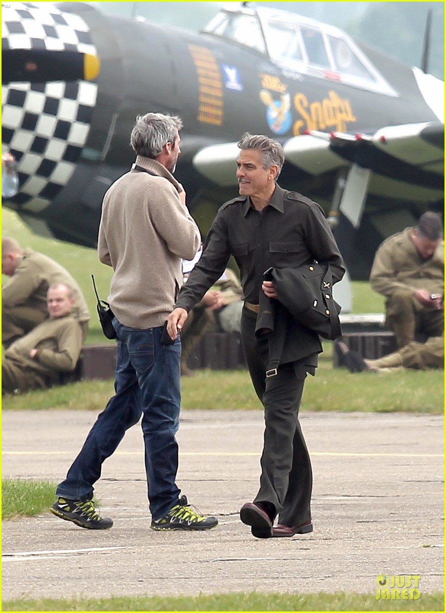 Clooney & Matt Damon Uniformed 'Monuments Men' Photo 2881665