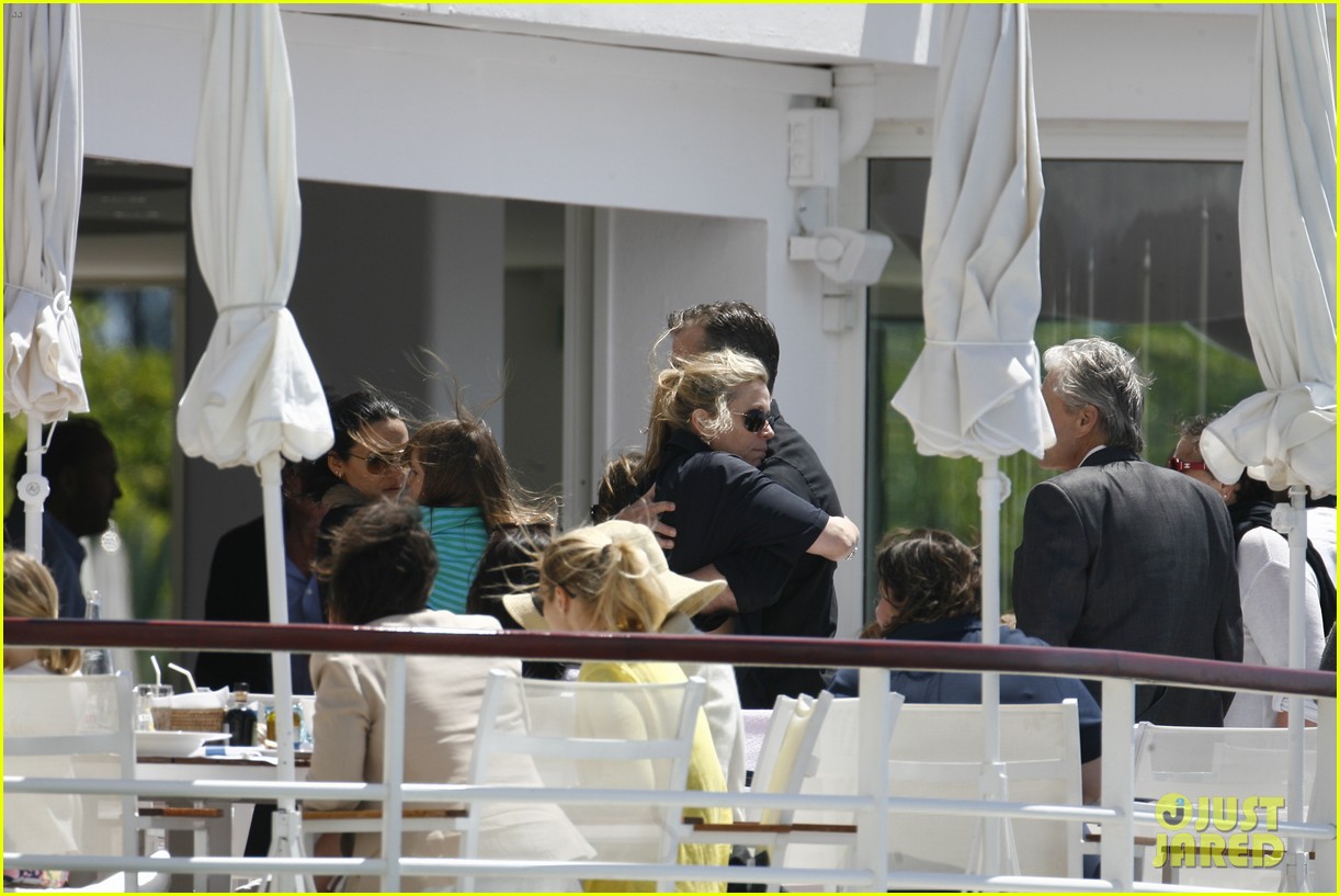 Matt Damon Family Lunch with Michael Douglas Photo 2873765 Celebrity Babies, Luciana Damon