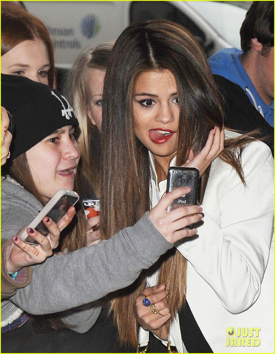 Selena Gomez: BBC Radio 1 Visit!: Photo 2876051 | Selena Gomez Photos