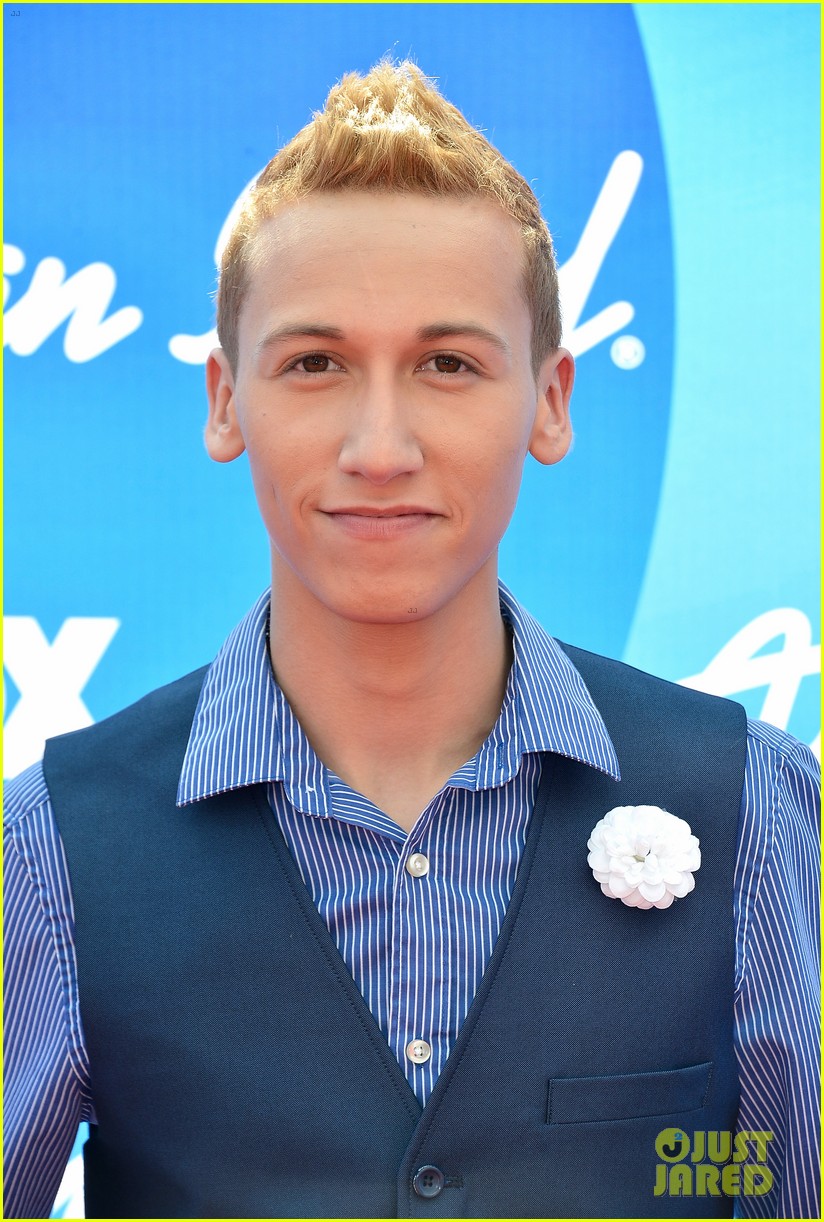 'American Idol' Top Five Guys Walk Season Finale Red Carpet Photo