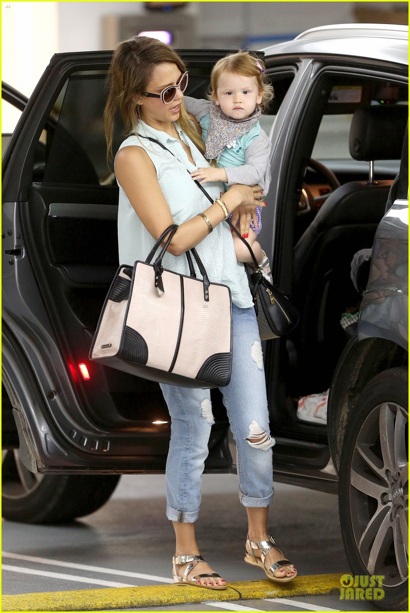 Photo jessica alba machete kills international trailer watch now 17