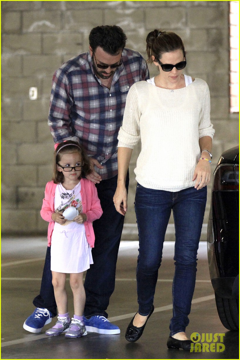 Ben Affleck & Jennifer Garner: Sunday Dinner with Ben's Mom: Photo
