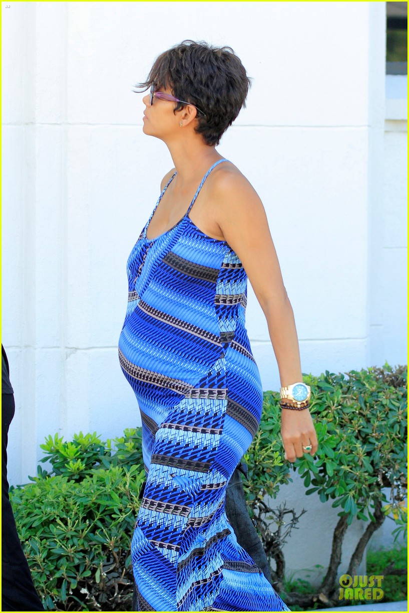 Halle Berry Growing Baby Bump at HD Buttercup! Photo 2900104 Halle