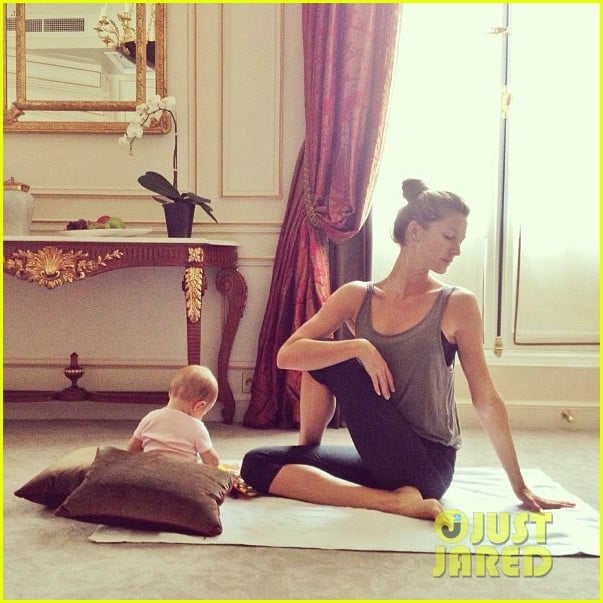 Gisele Bundchen Visits the Louvre with Vivian After Yoga Day! Photo(00)