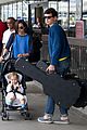 jennifer connelly paul bettany lax arrivial with the kids 02