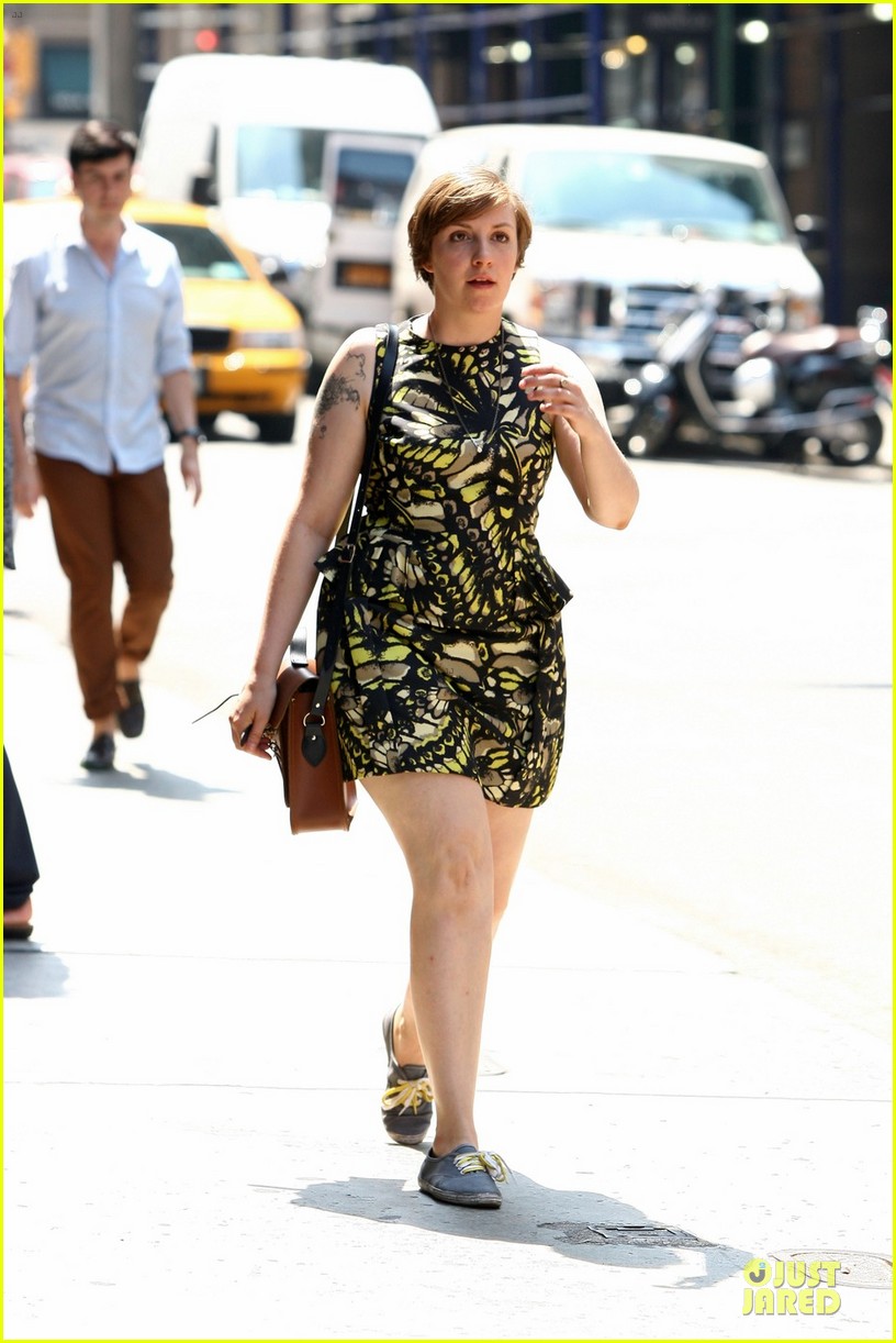 Lena Dunham Tweets on Menopause & Underwear! Photo 2898407 Photos