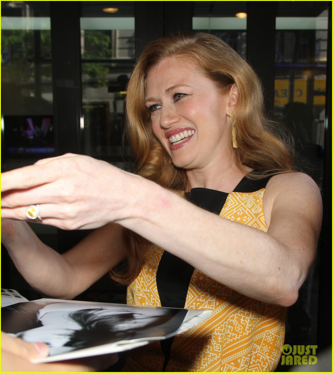 Mireille Enos World War Z Promo In New York Photo Mireille Enos Pictures Just Jared