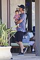 chris hemsworth malibu shopping with elsa pataky india 05
