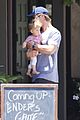 chris hemsworth malibu shopping with elsa pataky india 15