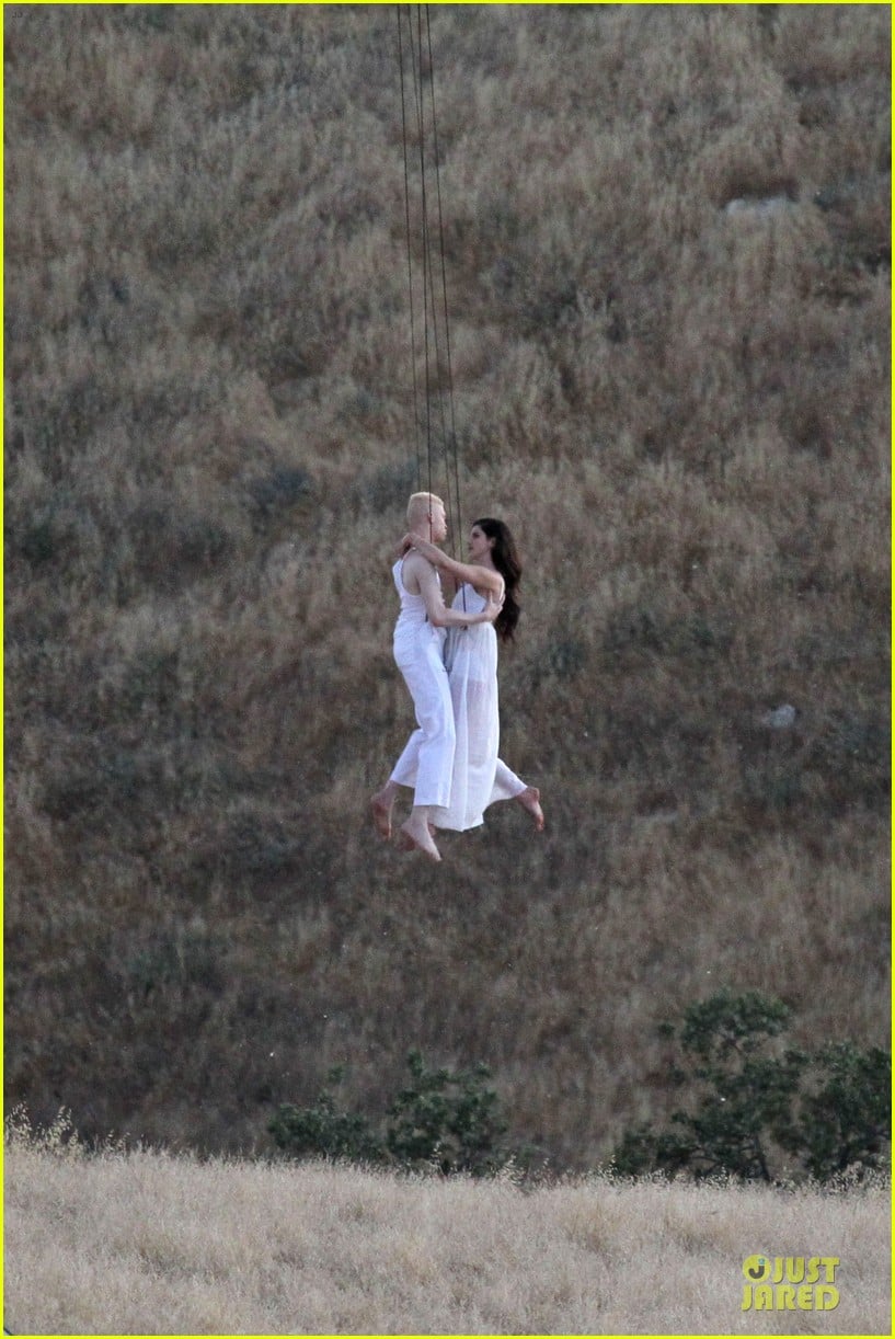 Photo lana del rey music video bikini babe 30 Photo 2900454 Just Jared Entertainment News