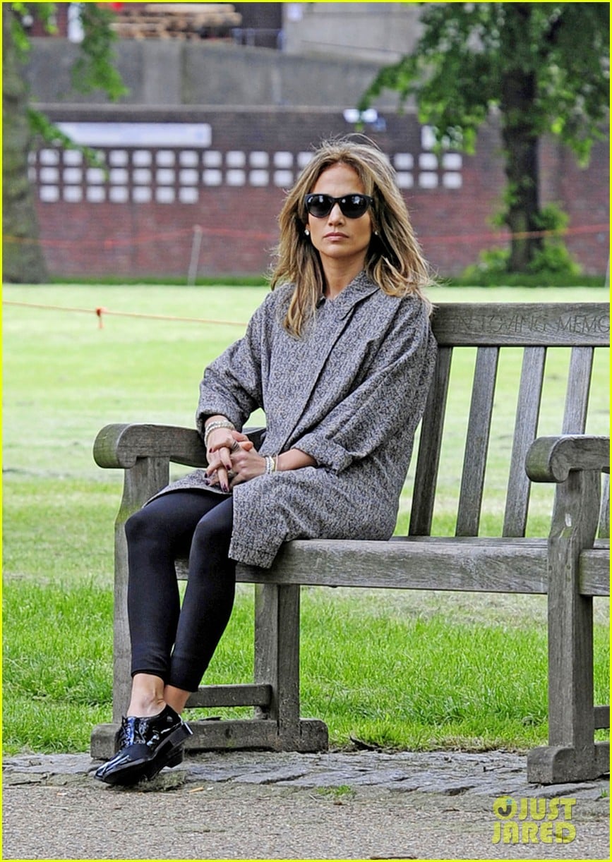 Jennifer Lopez Photo Shoot in London's Hyde Park! Photo 2883669
