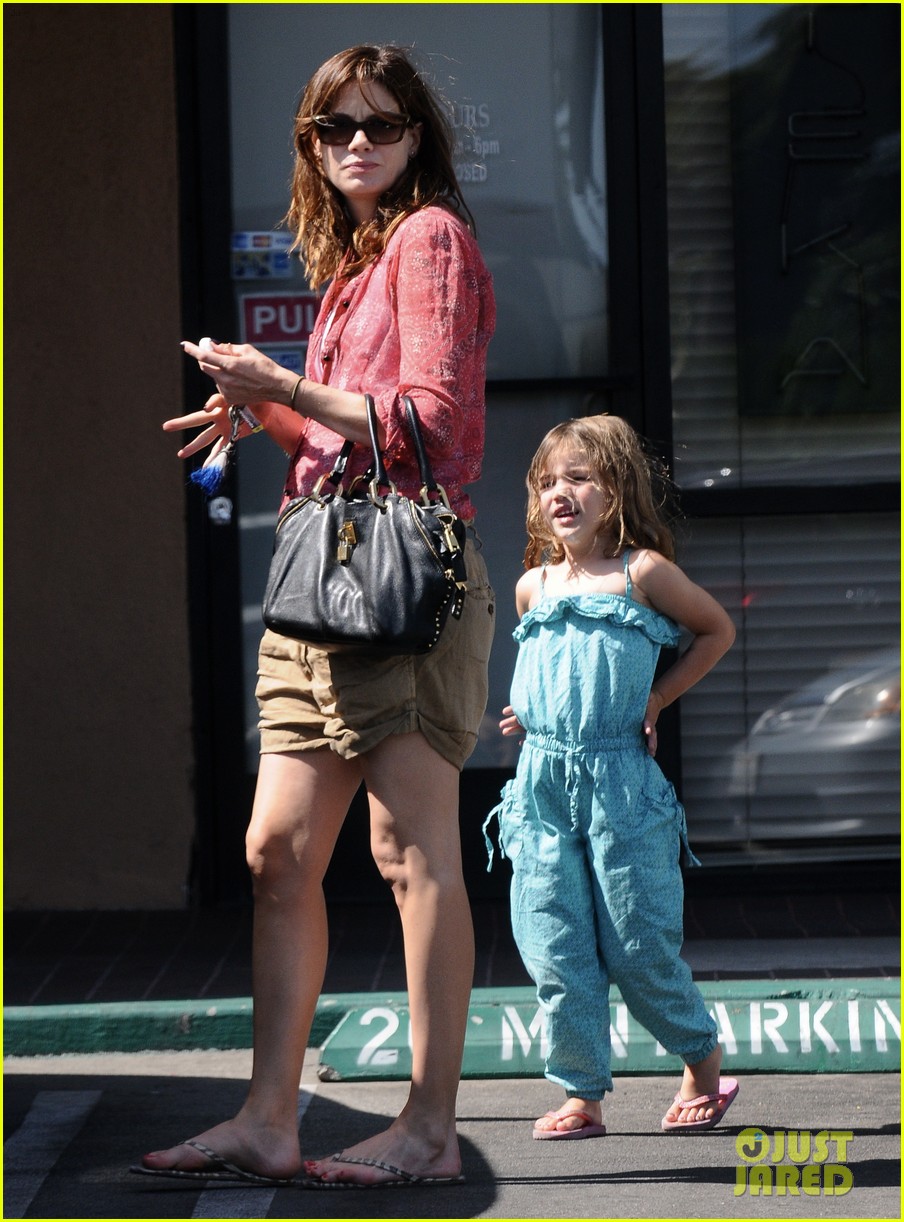 Michelle Monaghan Visits the Nail Salon with Willow: Photo 2896888