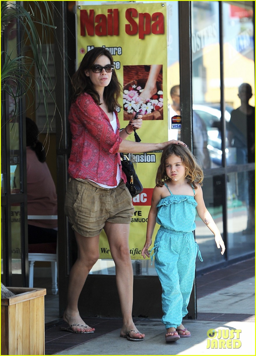 Michelle Monaghan Visits the Nail Salon with Willow: Photo 2896899