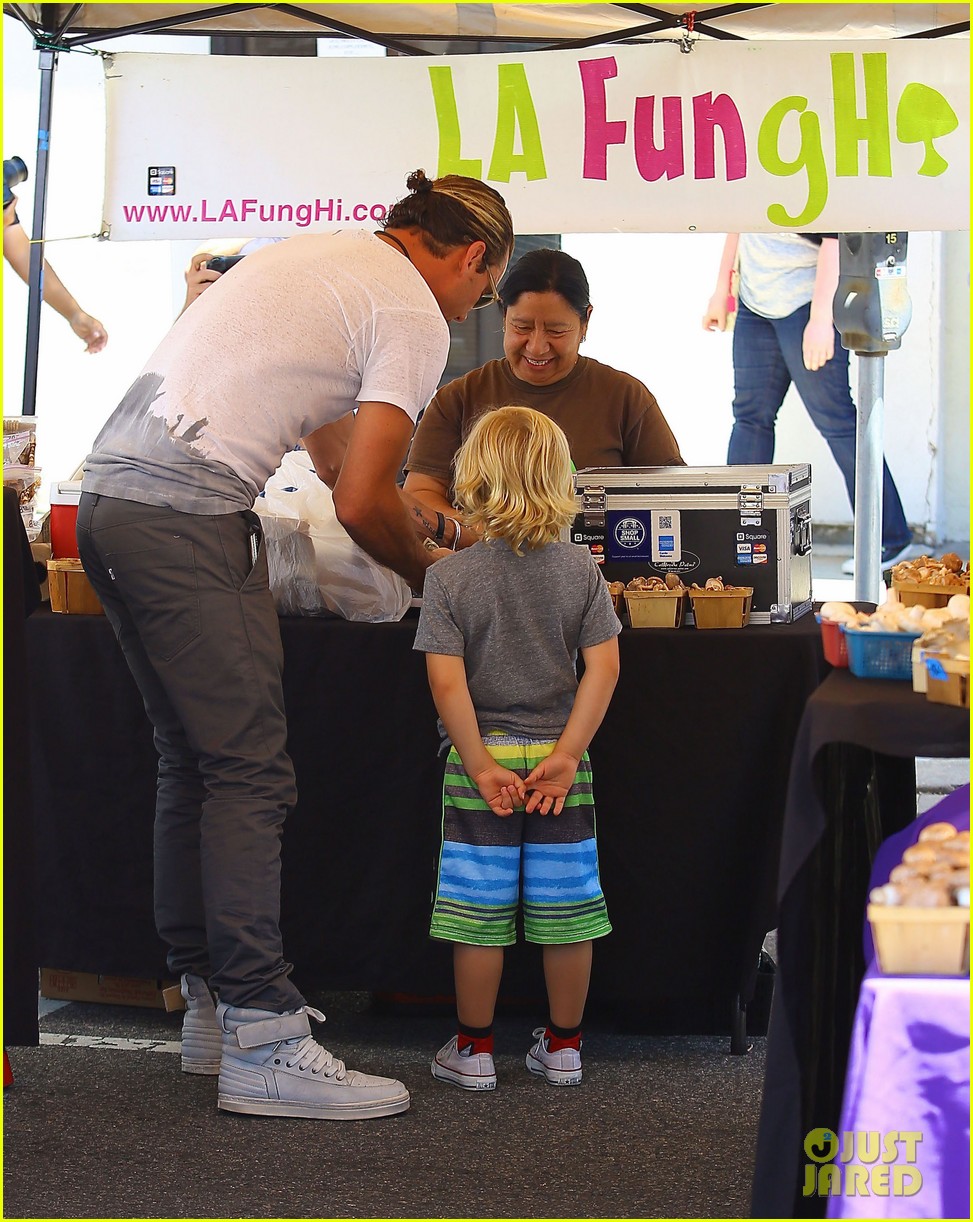 Gavin Rossdale Father's Day with Kingston & Zuma! Photo 2892518(02)