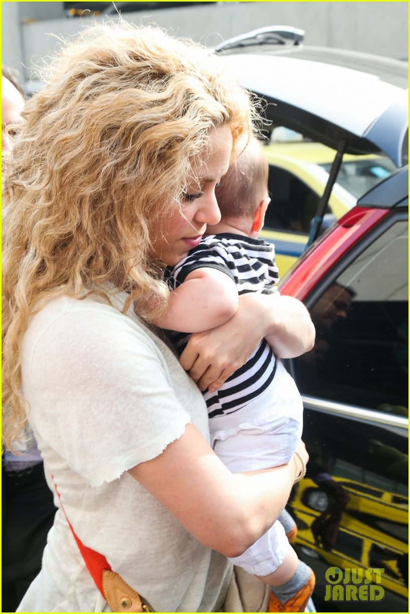 Shakira & Baby Milan Are 'Ready' for 'Voice' Season Six! Photo 2895036