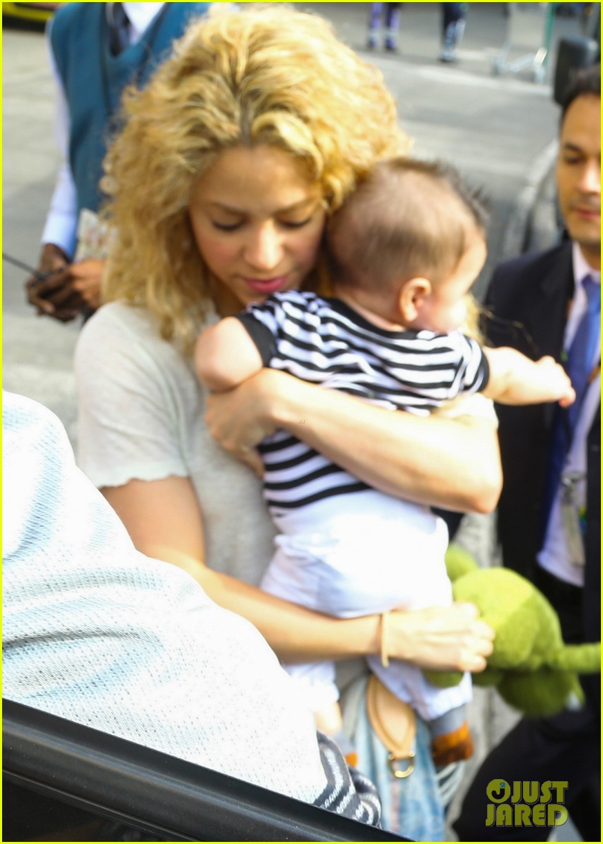 Shakira & Baby Milan Are 'Ready' for 'Voice' Season Six! Photo 2895045