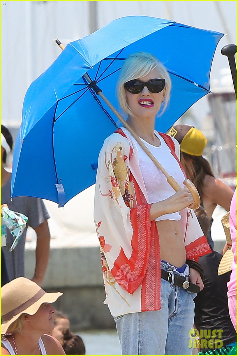 Gwen Stefani: Beach Day with the Boys!: Photo 2900750 | Celebrity