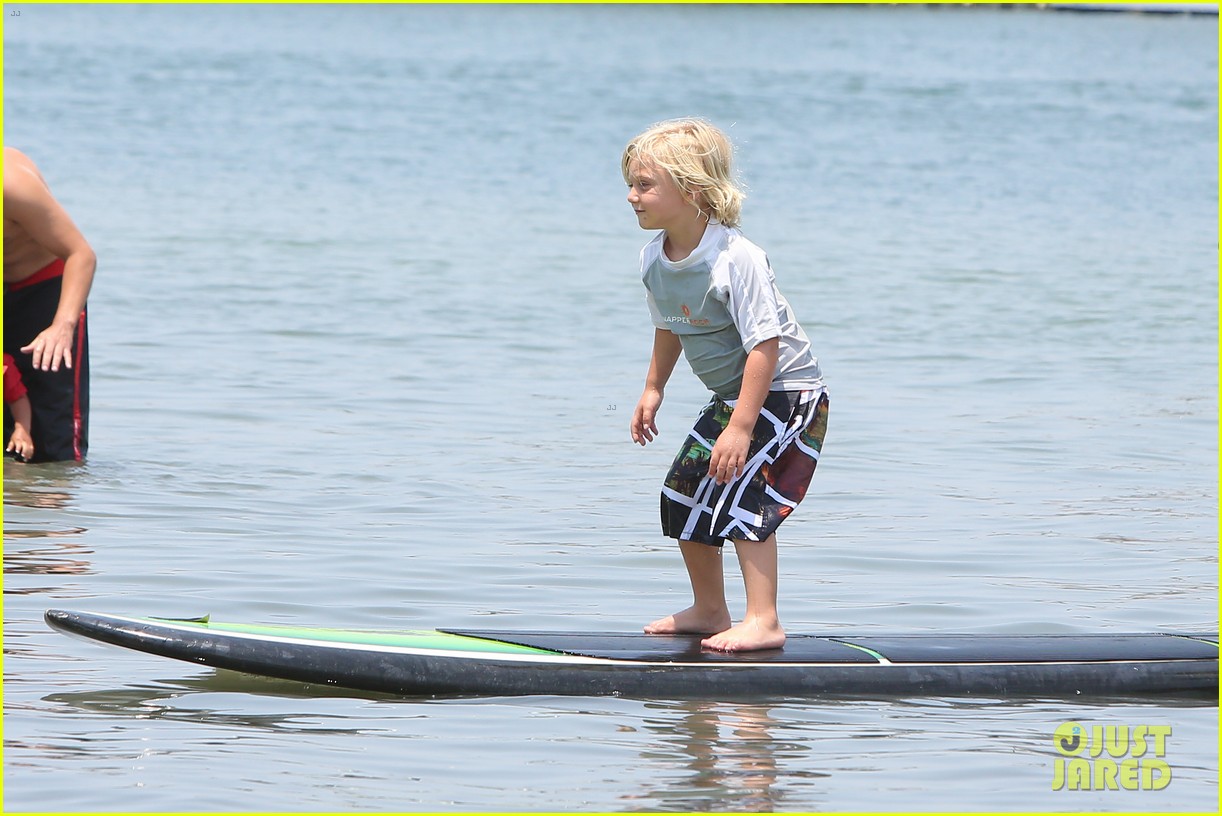 Photo: gwen stefani beach day with the boys 17 | Photo 2900755 | Just