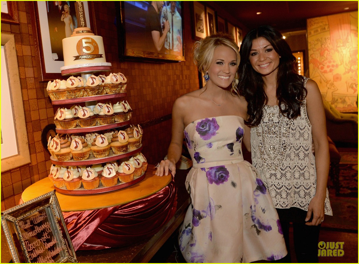 Carrie Underwood Wedding Cake(00)