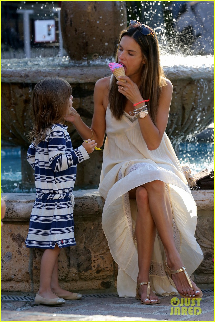Alessandra Ambrosio Ice Cream Treat for Anja & Friends! Photo 2905575