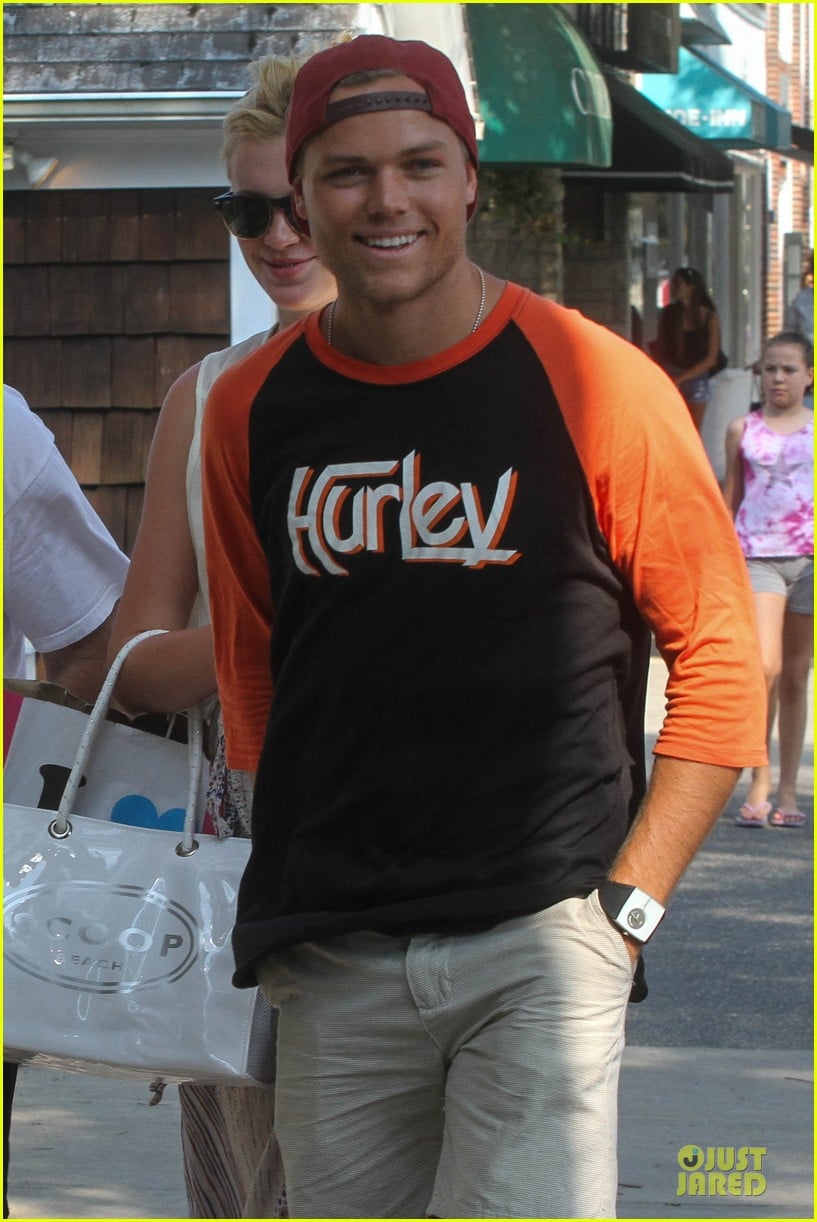 Ireland Baldwin & Slater Trout Hold Hands in the Hamptons! Photo