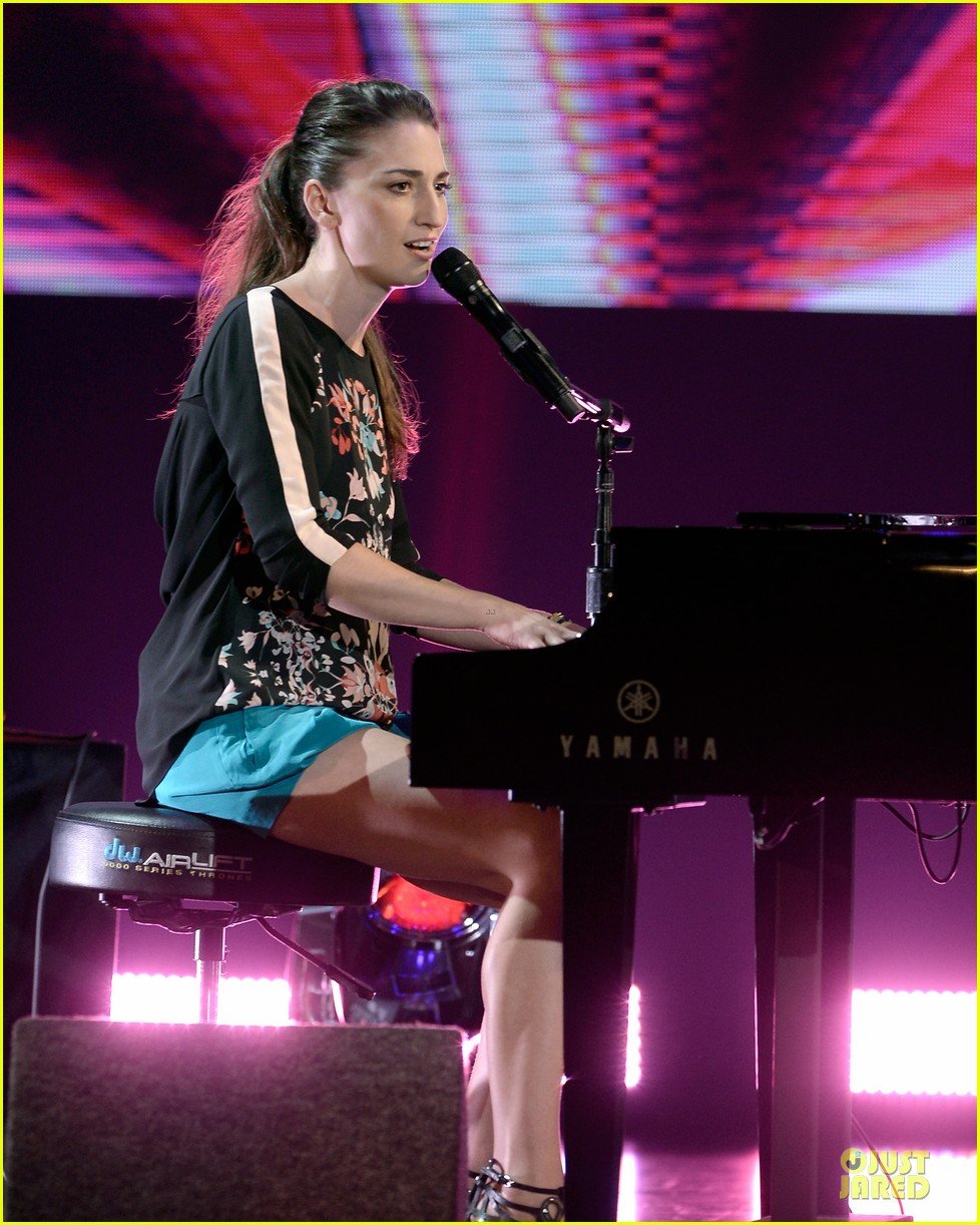 Sara Bareilles & J. Cole Perform at Do Something Awards!: Photo 2921170