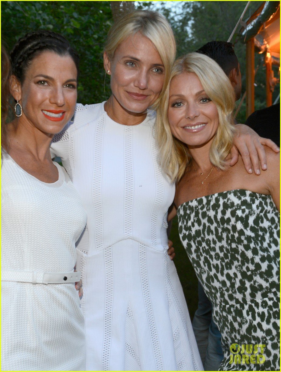 Cameron Diaz & Naomi Watts Baby Buggy Summer Dinner! Photo 2919293