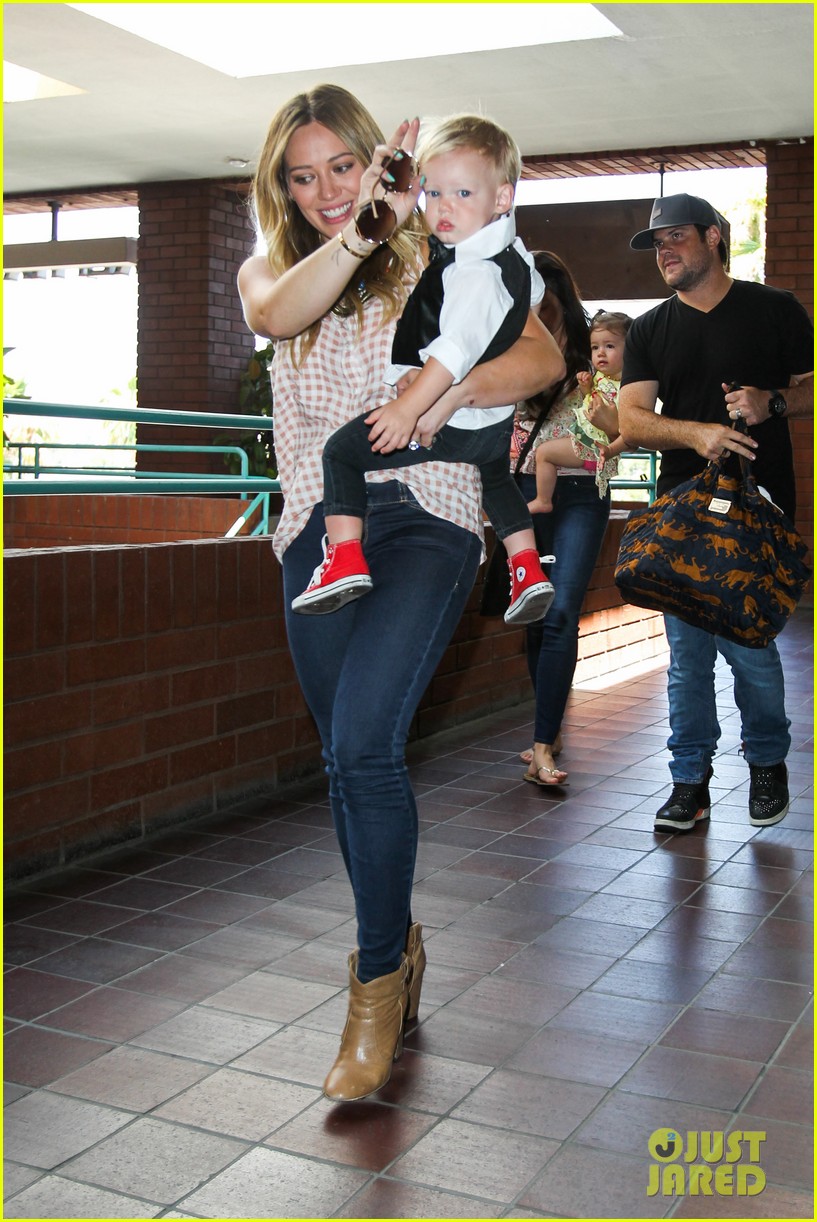 Hilary Duff Luca Graduates Babies First Class! Photo 2916014