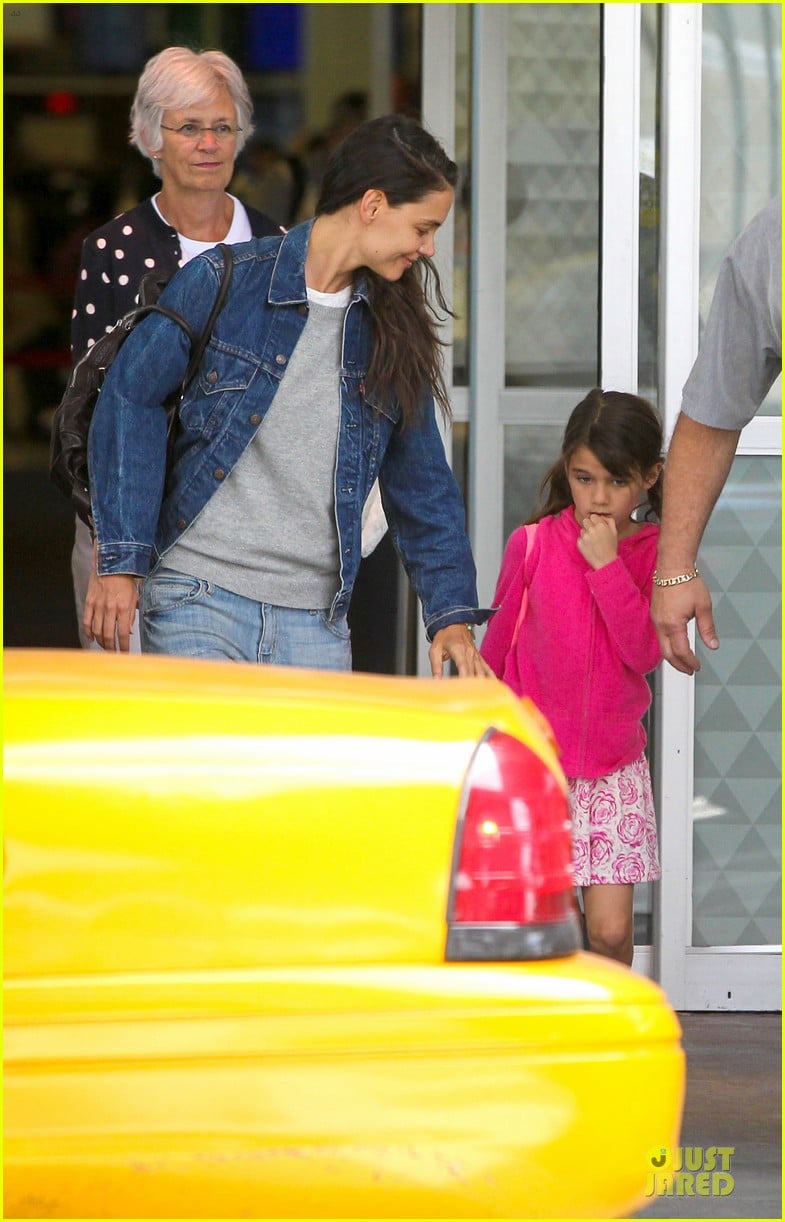 Katie Holmes & Suri: JFK Arrival Before July 4th Weekend!: Photo