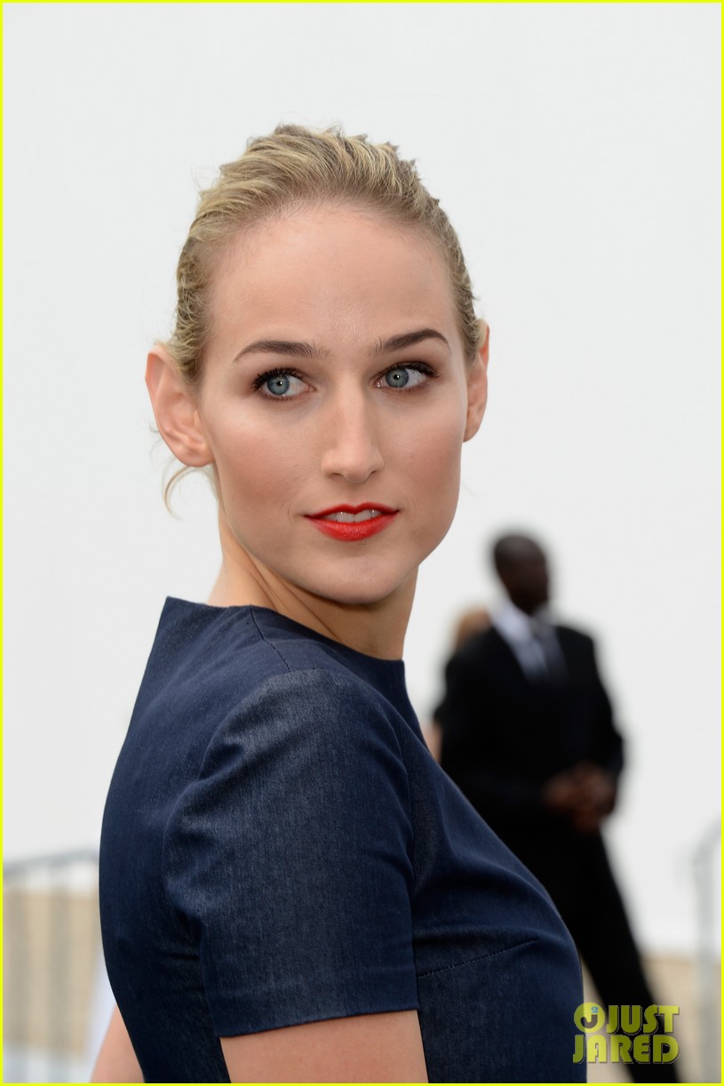 Leelee Sobieski & Gemma Arterton: Christian Dior Fashion Show: Photo