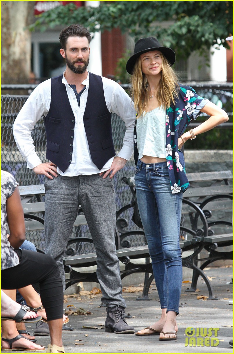 Adam Levine & Behati Prinsloo: 'Song' Lunch Break Duo!: Photo 2919246