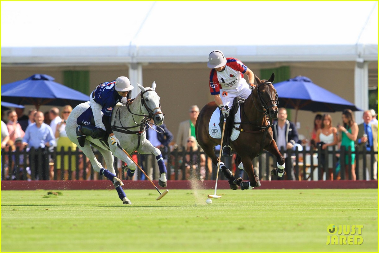Zoe Saldana & Eddie Redmayne: Audi Polo Club Match!: Photo 2920065