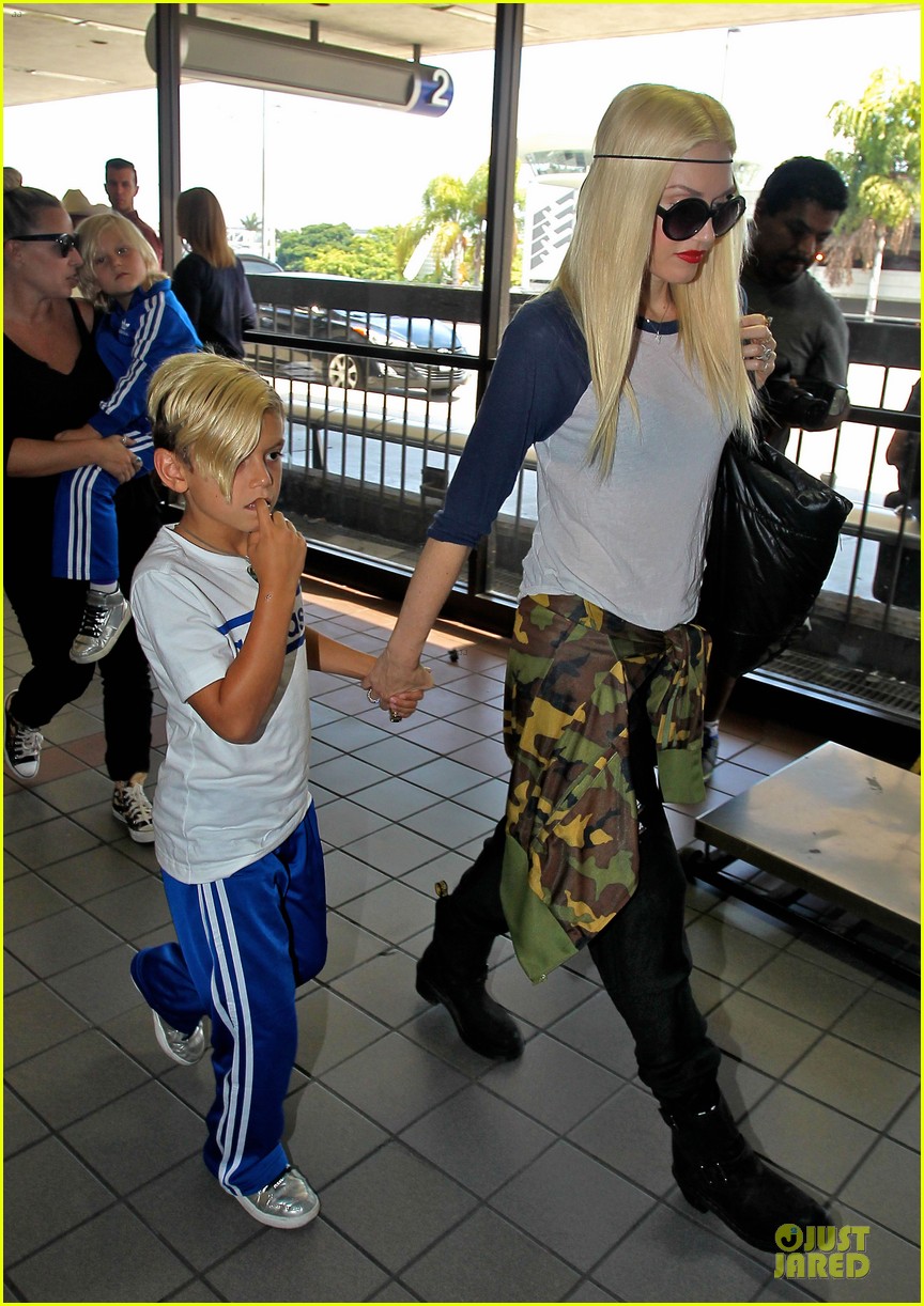 Gwen Stefani Camouflages LAX Departure! Photo 2918155 Celebrity