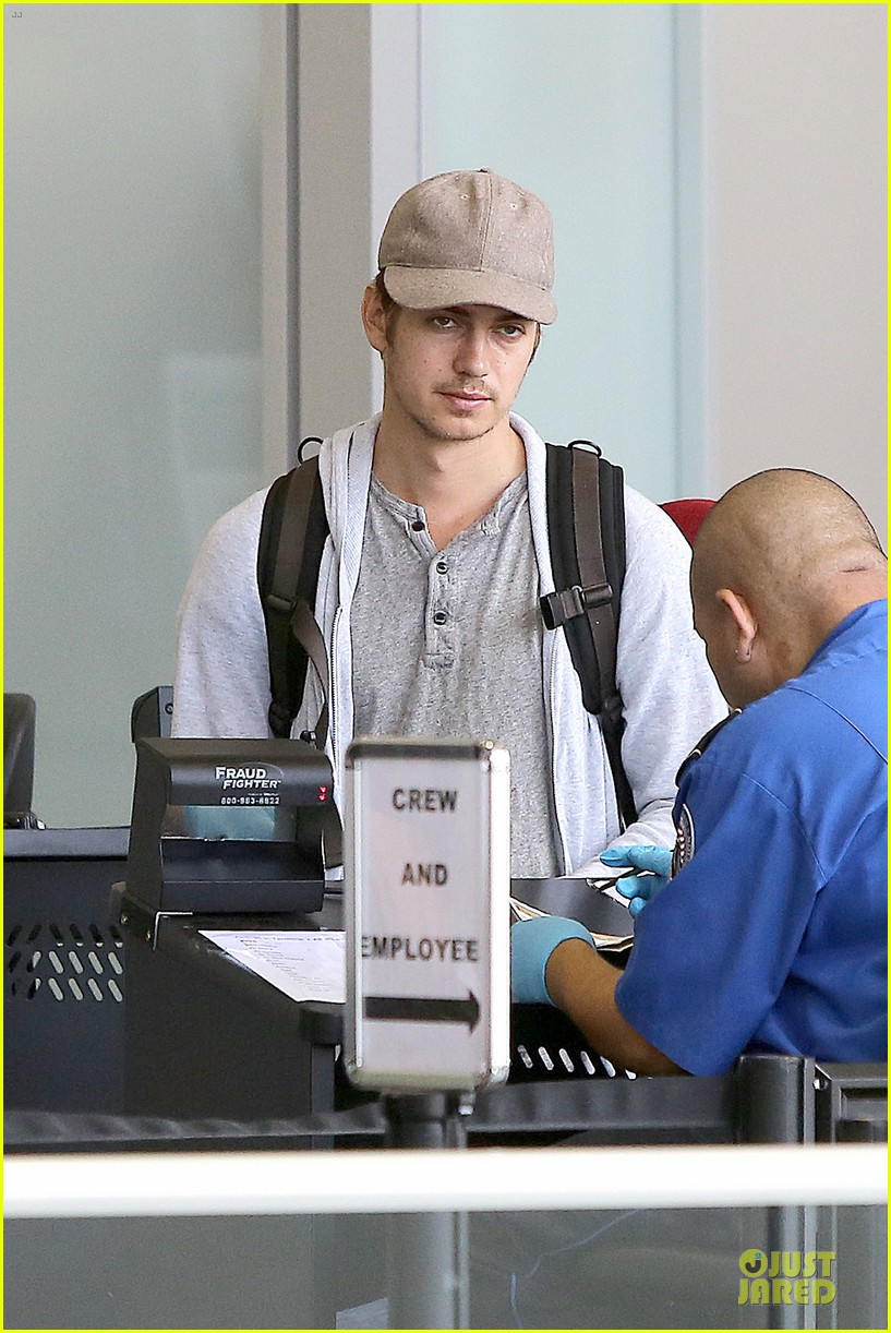 Photo: hayden christensen fly yellow stud at lax airport 02 | Photo