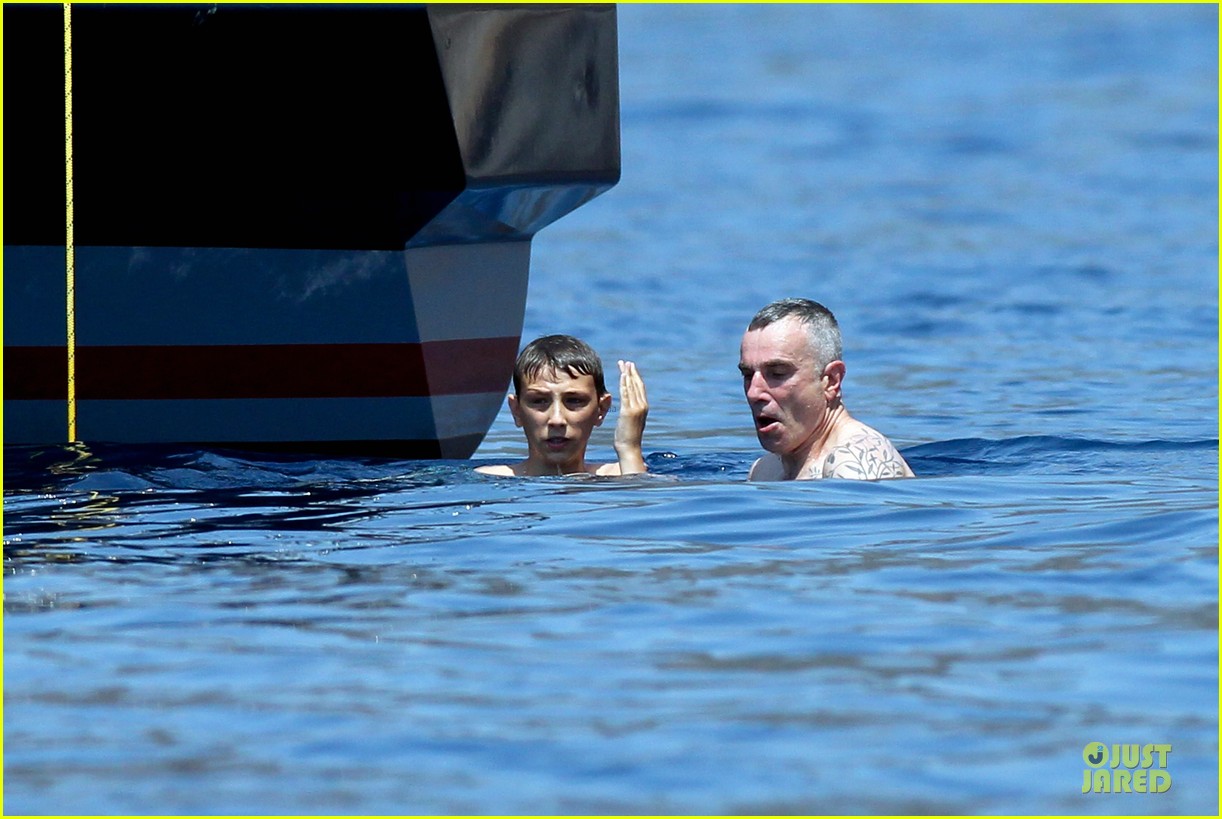Daniel Day Lewis: Shirtless Yacht Vacation in Italy! daniel day lewis...