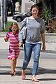 jennifer garner violet start week with errands 07