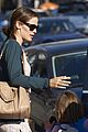 jennifer garner kids pick up pizza for dinner 04