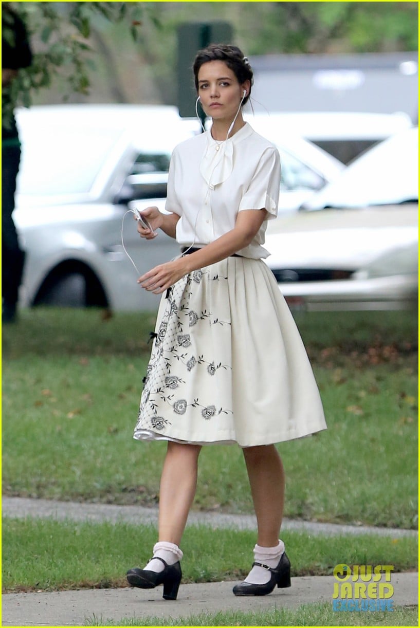 Katie Holmes Dances Along to Songs on 'Miss Meadows' Set Photo 2939795