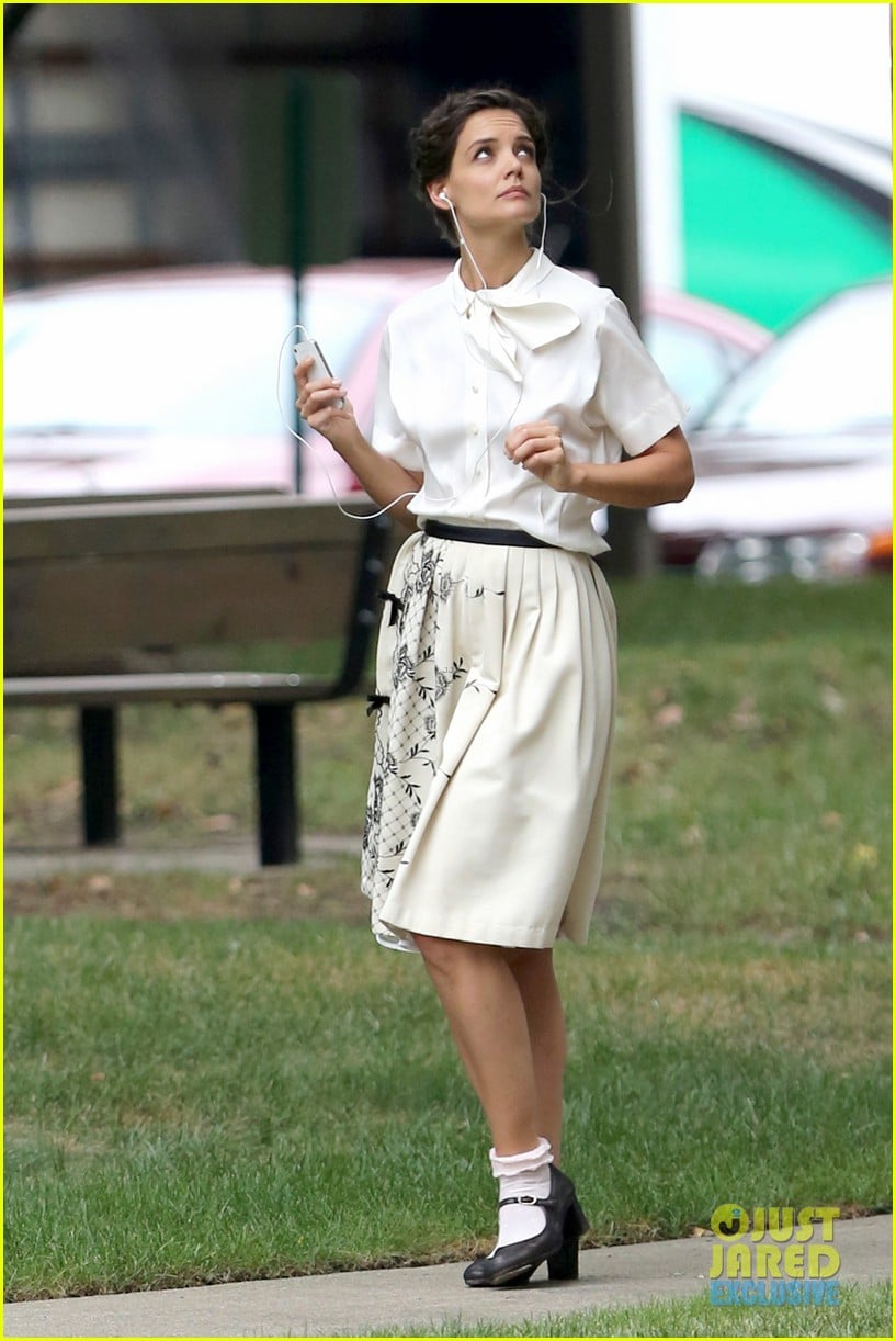 Katie Holmes Dances Along to Songs on 'Miss Meadows' Set Photo 2939797