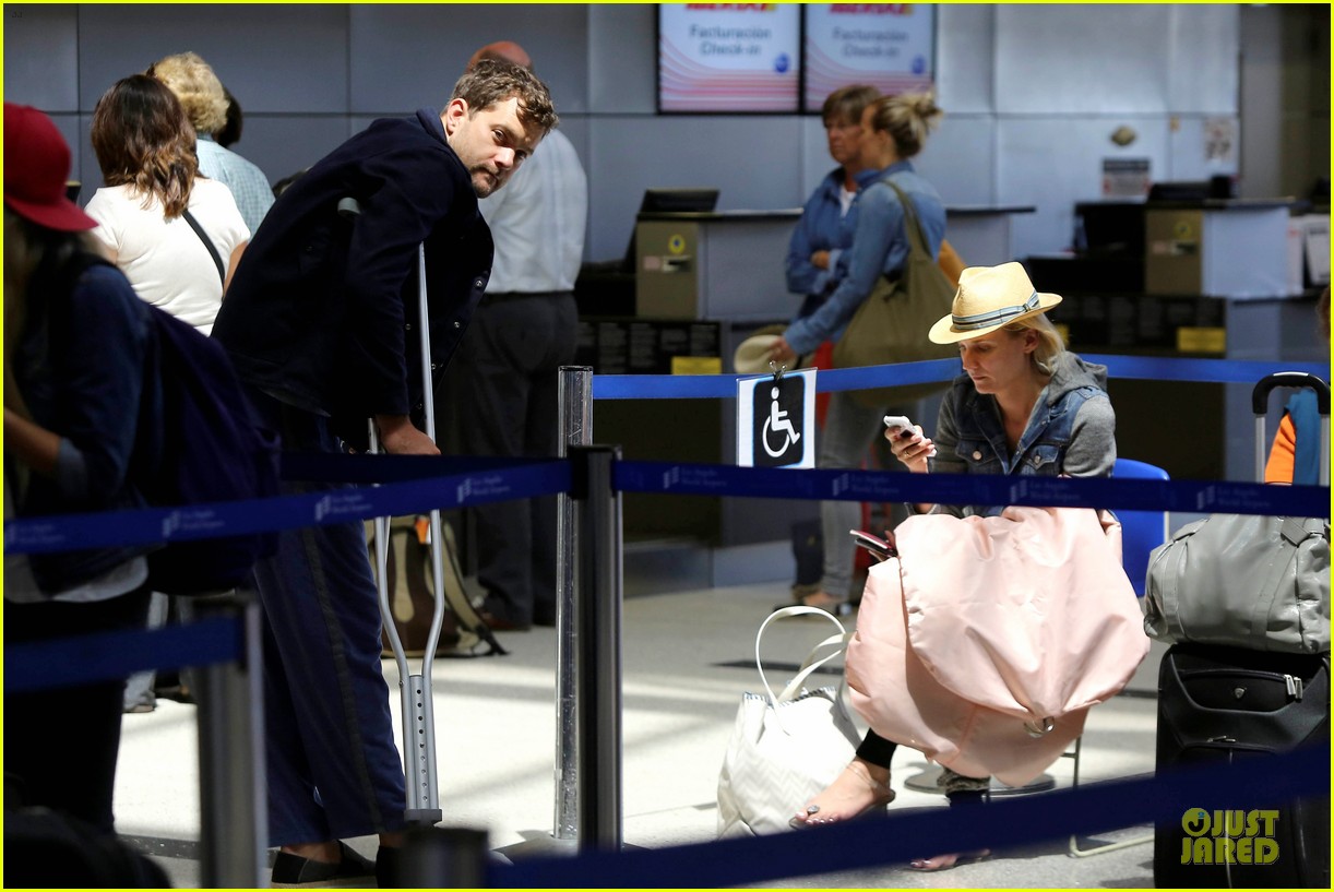 Joshua Jackson Crutches to LAX Airport with Diane Kruger! Photo