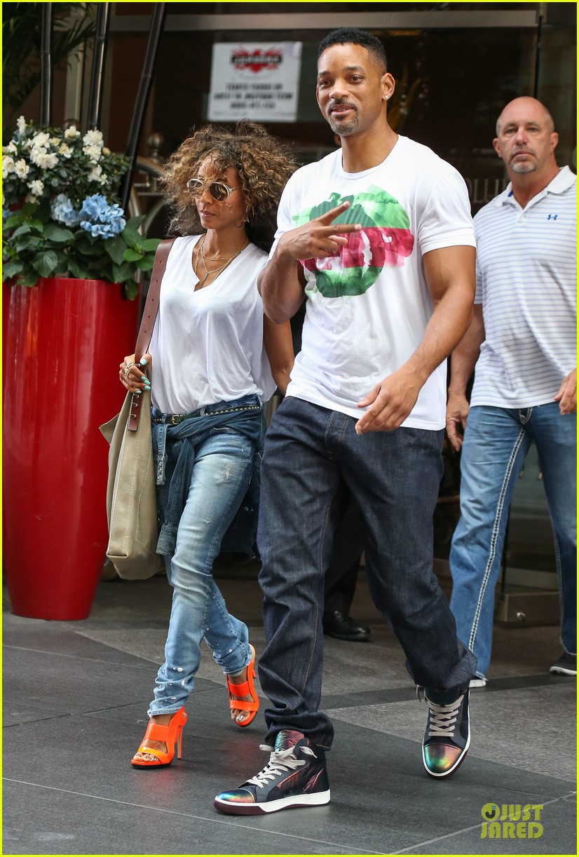 Willow Smith Rocks Long Hair Extensions in New York City! Photo