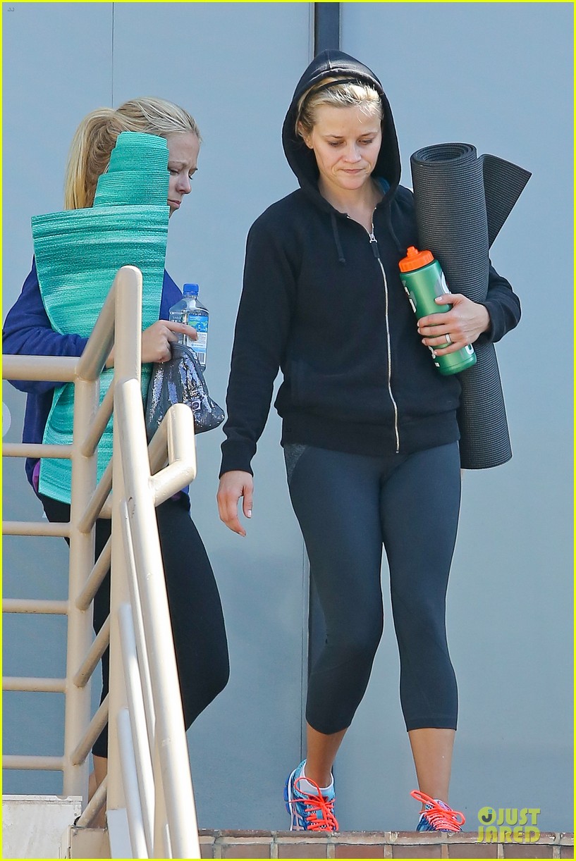 Reese Witherspoon 'Mud' Behind the Scenes Clip Watch Now! Photo
