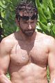 bradley cooper shirtless at the beach with suki waterhouse 06