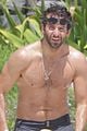 bradley cooper shirtless at the beach with suki waterhouse 08