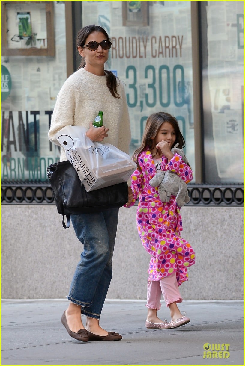 Katie Holmes & Suri Crave Doughnuts & Cupcakes! Photo 2956748
