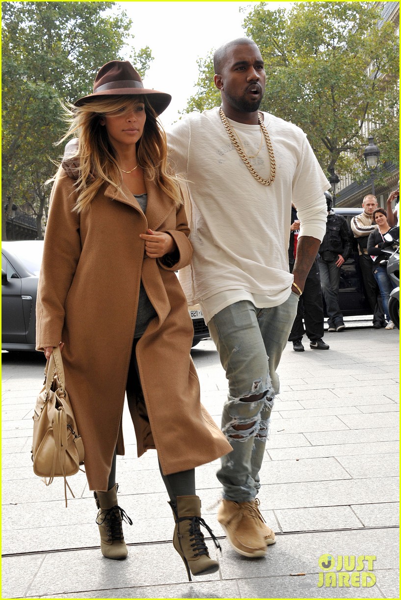 Kim Kardashian & Kanye West Step Out Together in Paris Photo 2961544