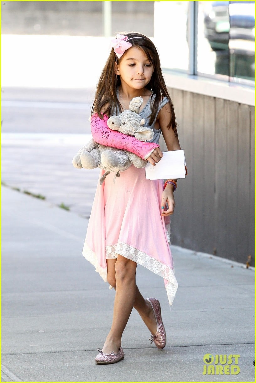 Katie Holmes Nail Salon Stop with Suri! Photo 2957634 Celebrity
