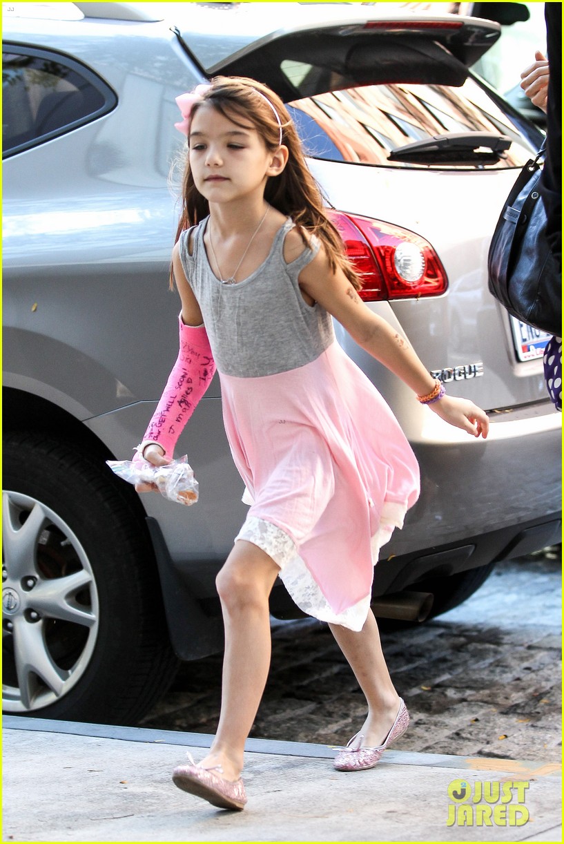 Katie Holmes Nail Salon Stop with Suri! Photo 2957649 Celebrity